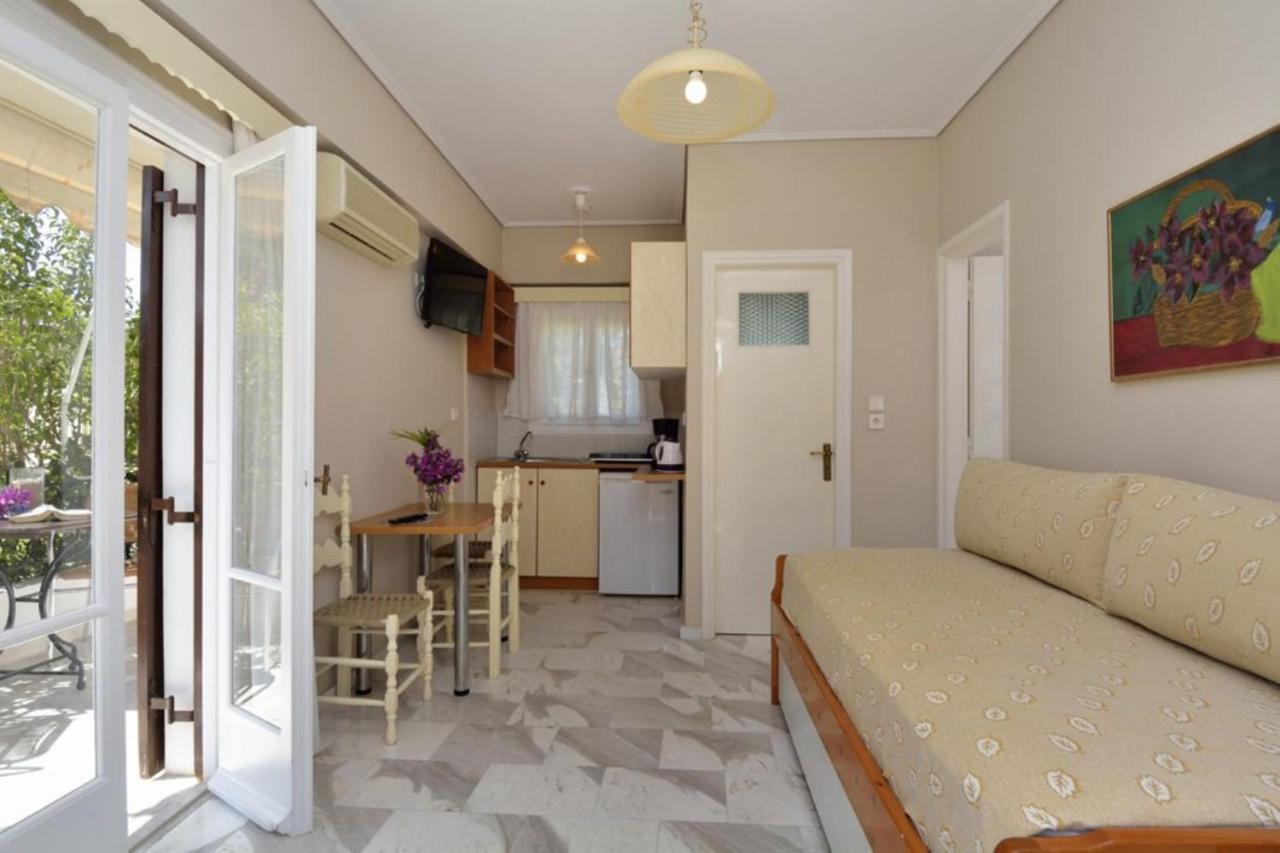 Bella Vista Studios And Apartments Lixouri Exterior photo