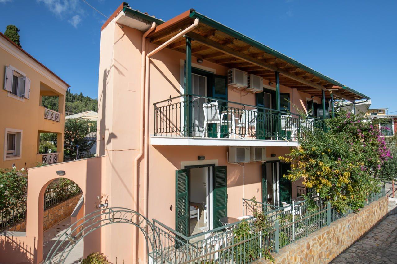 Bella Vista Studios And Apartments Lixouri Exterior photo